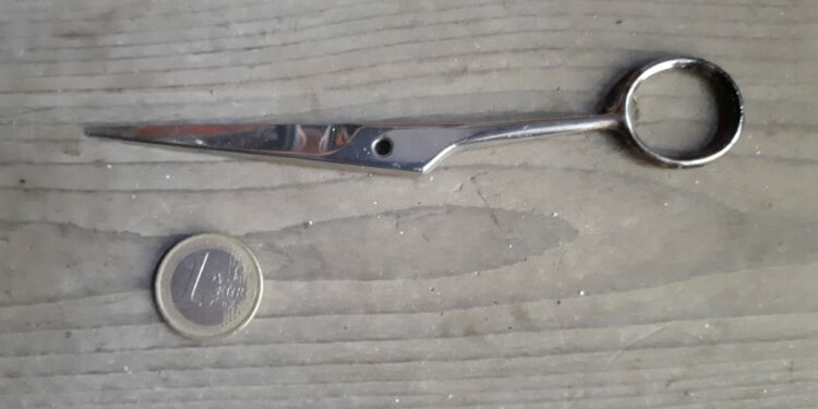 Caivano, rom gli incendiano la casa: uomo costretto a vivere in strada