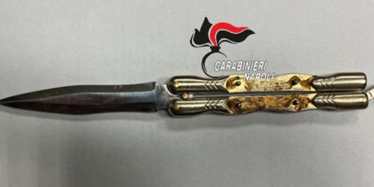 Quattordicenne Napoli coltello