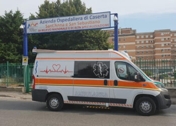 Caserta, 15enne precipita dal quarto piano: muore in ospedale