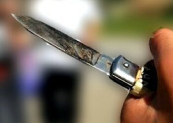 Napoli, 15enne accoltellato e picchiato da 4 uomini