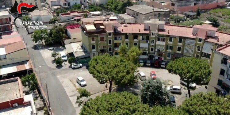 “Bastardo, infame”: così veniva chiamato dai genitori il baby pusher che si rifiutava di consegnare la droga