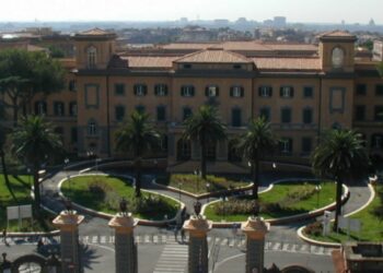 Sorpresi ad armeggiare con i contatori: spedizione punitiva di 25 rom contro la coppia che li avevano scoperti