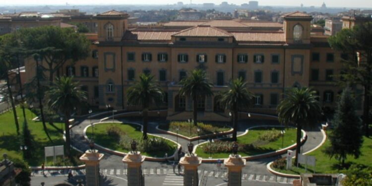 Sorpresi ad armeggiare con i contatori: spedizione punitiva di 25 rom contro la coppia che li avevano scoperti