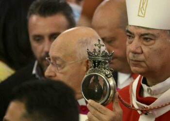 Napoli in festa: si è sciolto il sangue di San Gennaro