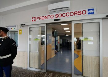 Napoli, aggredite 5 guardie giurate dell’ospedale CTO dai parenti di un paziente