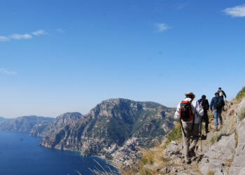 Precipita dal Sentiero degli Dei durante un’escursione: necessario l’intervento del soccorso alpino