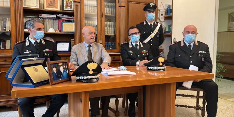 Afferrava il suo alunno, lo metteva a testa in giù e lo picchiava: sospesa per 4 mesi insegnante di Isernia