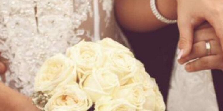 Combinavano matrimoni in cambio di permessi di soggiorno: 18 arresti, tra questi fidanzata di un calciatore napoletano
