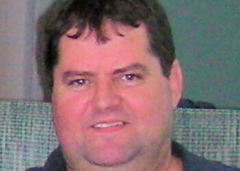 Viene dichiarato morto e trasferito in obitorio ma era vivo: 55enne muore dentro un sacco