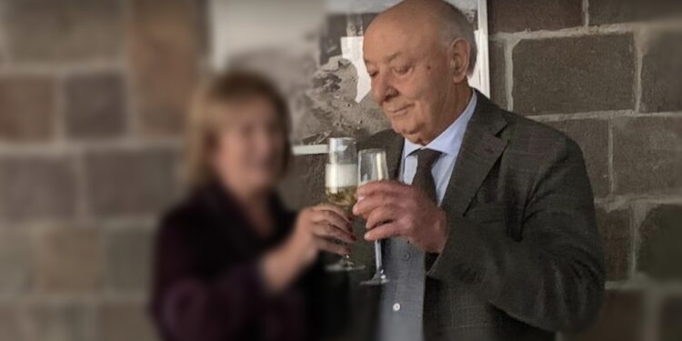 Marigliano, scoppia incendio in un appartamento: muore un uomo, salva la moglie e il figlio