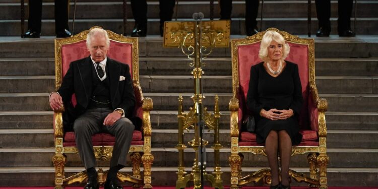 Incoronazione Re Carlo III, scelta la data: ecco quando potremo vedere la cerimonia