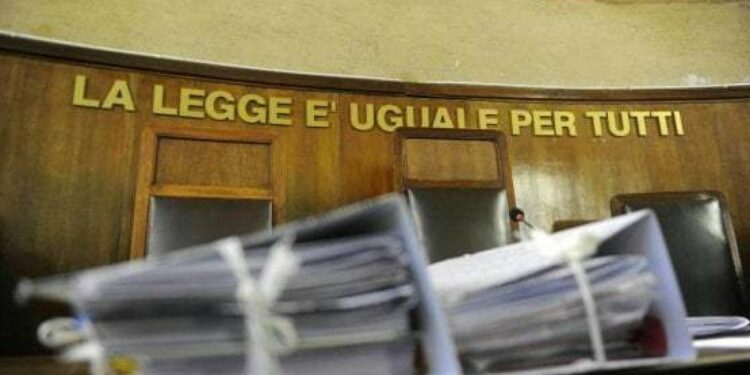 Violenze di ogni tipo contro il figlio e la moglie: 40enne condannato a 6 anni