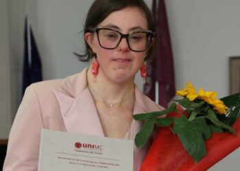 Affetta da sindrome di down si laurea con 110: grande soddisfazione
