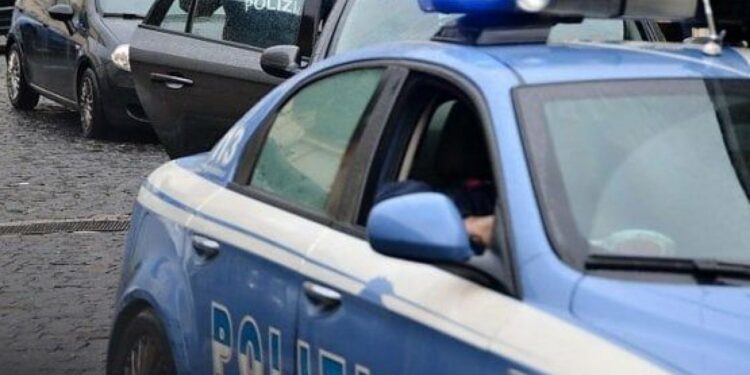 Sesso con ragazzini in una palestra: denunciato poliziotto