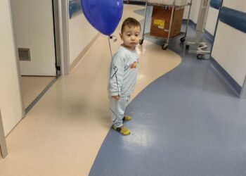 Il piccolo Gabriele finisce il suo ciclo di terapie: festa al Santobono Pausilipon