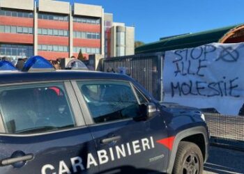 Presunte molestie a scuola da parte di un professore: concluse le indagini