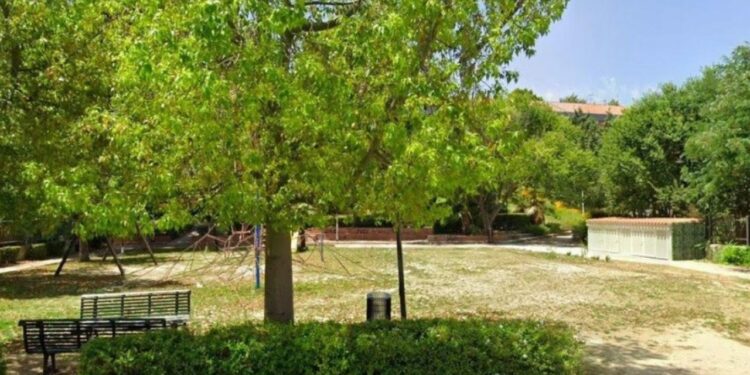 Molestie in un parco: 35enne picchiato dagli adulti