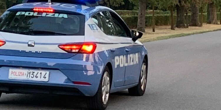 Abusi sulle figlie dell’amante: la madre delle ragazze voleva convincerle a non denunciare