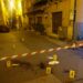 Avances ad una donna fanno scattare una lite che finisce a coltellate: un morto e tre feriti