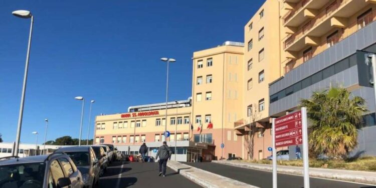 Tragedia in ospedale: paziente si toglie la vita lanciandosi dal 4° piano