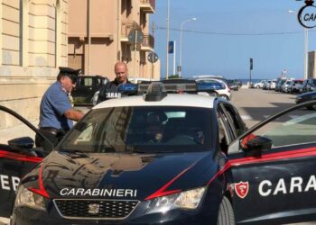 Notte di sesso si trasforma in incubo per un giovane: picchiato e rapinato