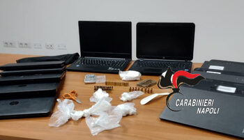 Maxi sequestro, 13 pc rubati e diversi chili di droga: scattano gli arresti ad Ercolano
