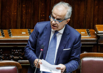 In Italia spuntano nuove stazioni di polizia cinesi, Piantedosi: “Possibile sanzioni”