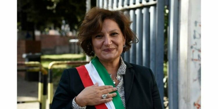 Aggressione alla sindaca di Arzano Vincenza Aruta: l’assalitore aveva delle forbici