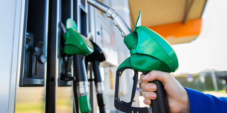 caro benzina 2023 carburanti e bollette