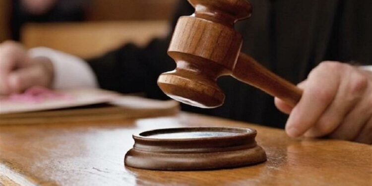 Uccise il padre e tentò l’omicidio della madre: 33enne confessa in aula