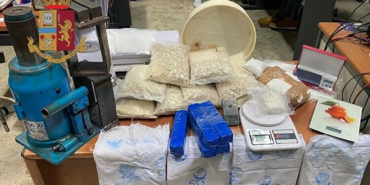 trovata droga in casa di un ragazzo