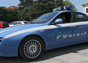 Beccato a spacciare in strada: 19enne viene denunciato
