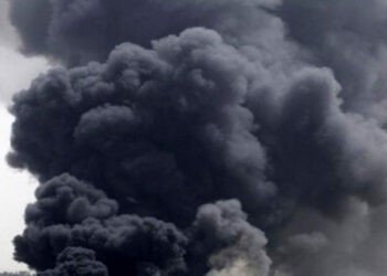 fabbrica ad arzano fumo nero