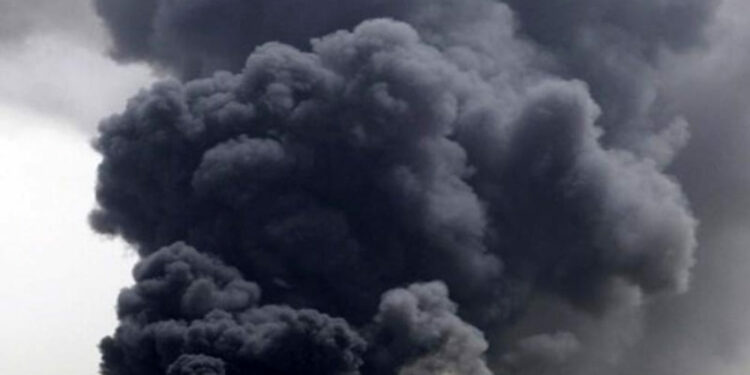 fabbrica ad arzano fumo nero