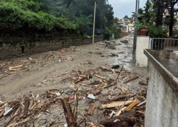 Ischia, il maltempo non si ferma ed il rischio frana rimane altro: partono le evacuazioni