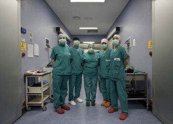 Fuga di cervelli dal pronto soccorso: a Napoli mancano 162 medici