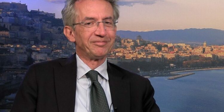 Stop all’alcol dopo le 24: la decisione finale di Manfredi