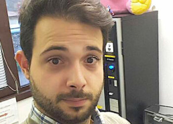 Ritrovato morto carbonizzato nella sua auto: aveva solo 29 anni