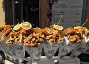 “Basta lo Street Food selvaggio”: compare un nuovo regolamento per il centro storico