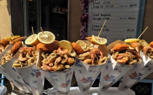 “Basta lo Street Food selvaggio”: compare un nuovo regolamento per il centro storico