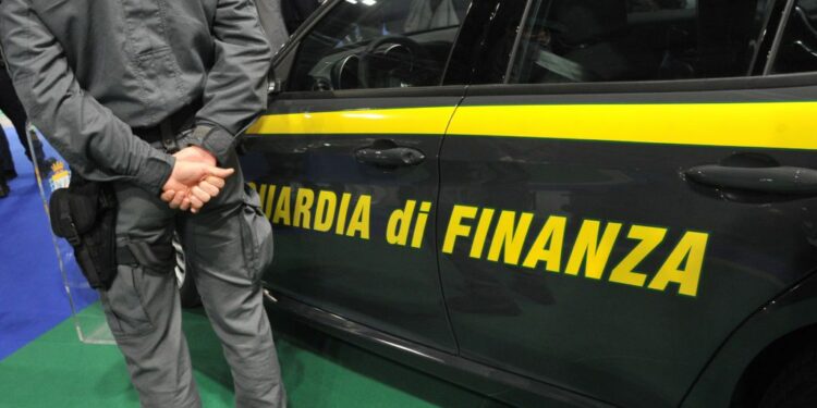 clonavano carte di credito a Rimini