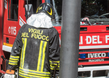 incendio mugnano napoli