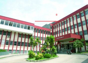 Arriva in ospedale, si schianta prima di entrare nel PS: morto un uomo