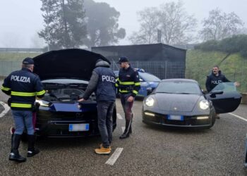 auto di lusso sequestrate sell'A1
