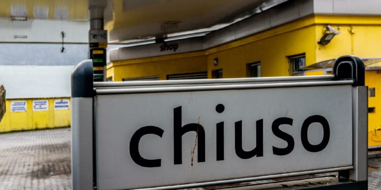 Dalle 19 scatta lo sciopero dei benzinai:”il Governo ci ha tradito”