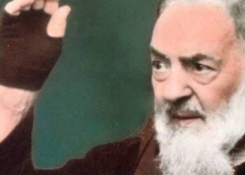 Ruba guanto di Padre Pio: 5 mila euro per lui se lo restituisce