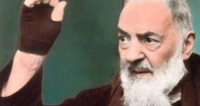 Ruba guanto di Padre Pio: 5 mila euro per lui se lo restituisce