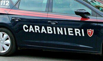 Investe un pedone sulle strisce ma non si ferma: arrestato poco dopo