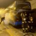 S’incendia il pullman dei tifosi del Genoa mentre percorre la galleria: ore di panico