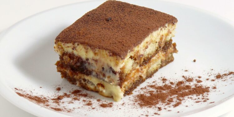 Giovane muore in agonia dopo aver mangiato il Tiramisù vegano: ritirato dal mercato